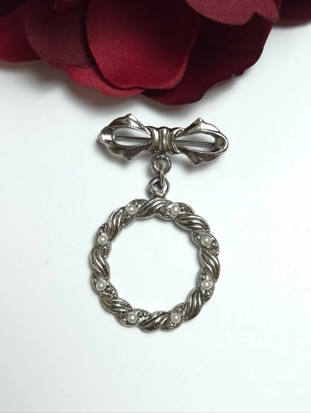 Vintage Silver Bow & Round Ornate Pearl Dangle Brooch